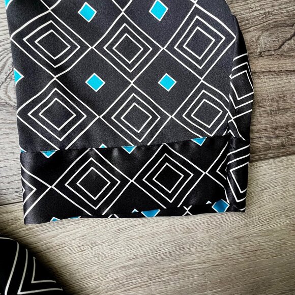 Victoria Secret Diamond Geometric Design Satin Silky Robe Pockets Belted One Sz - Picture 5 of 10